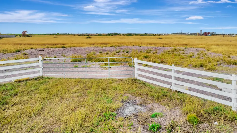 730 County Road 227, Ganado, TX 77962 - Image #2