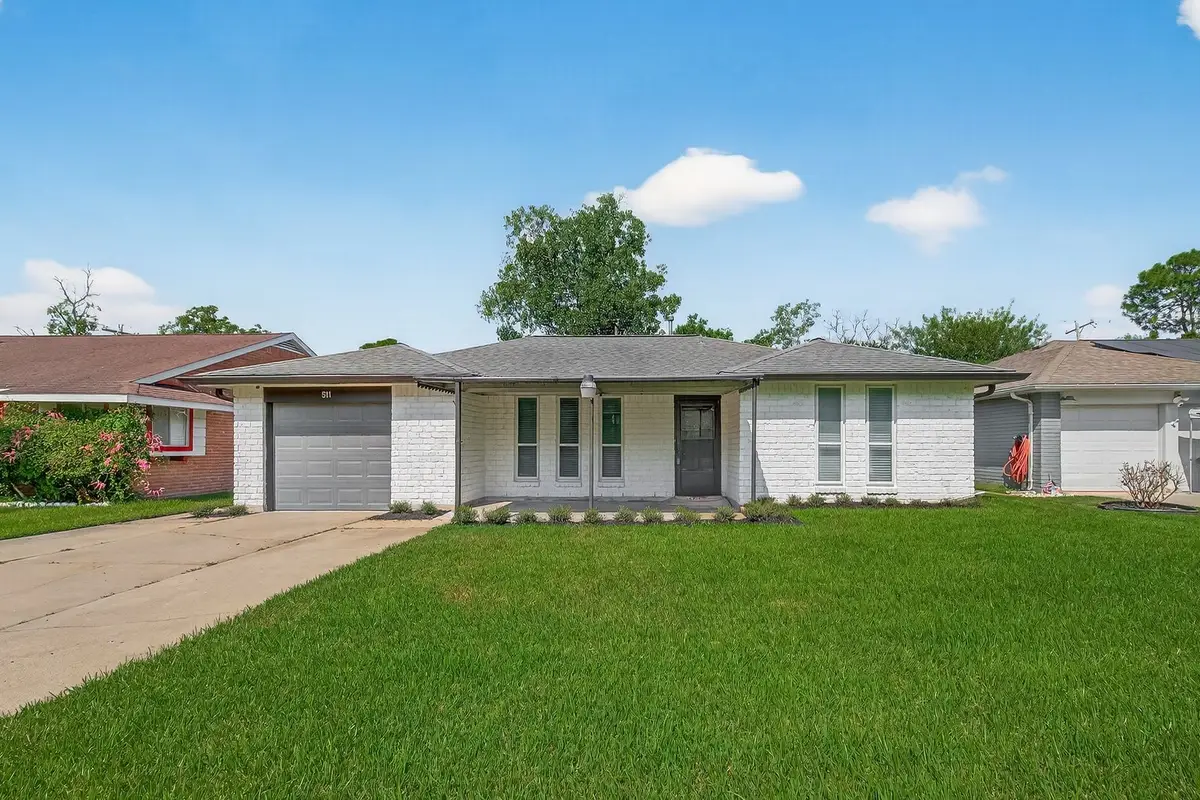 511 Bellmar Lane, Friendswood, TX 77546 - Image #1