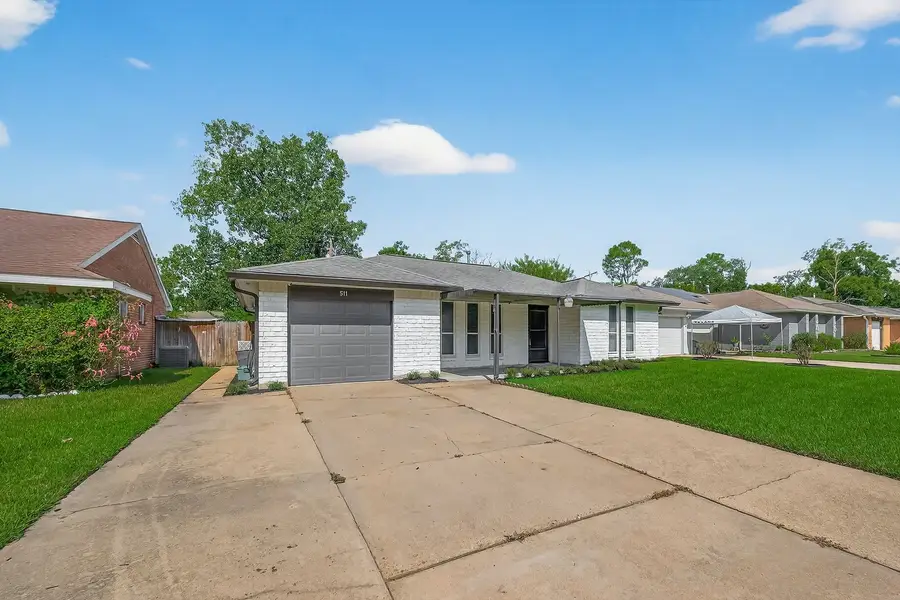 511 Bellmar Lane, Friendswood, TX 77546 - Image #2