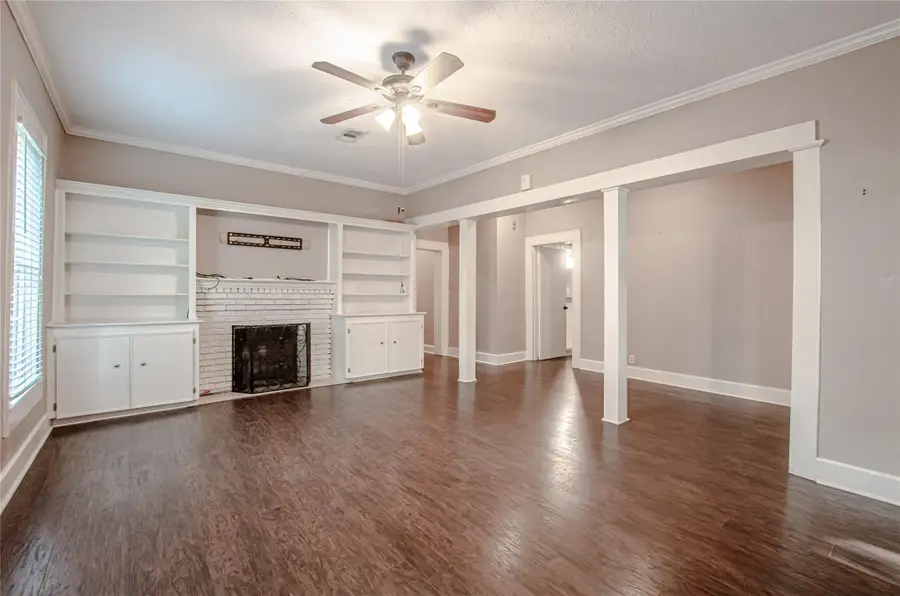 908 Sam Houston Avenue, Huntsville, TX 77320 - Image #3