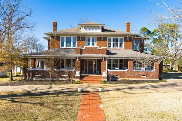 1008 San Antonio Road, Crockett, TX 75835