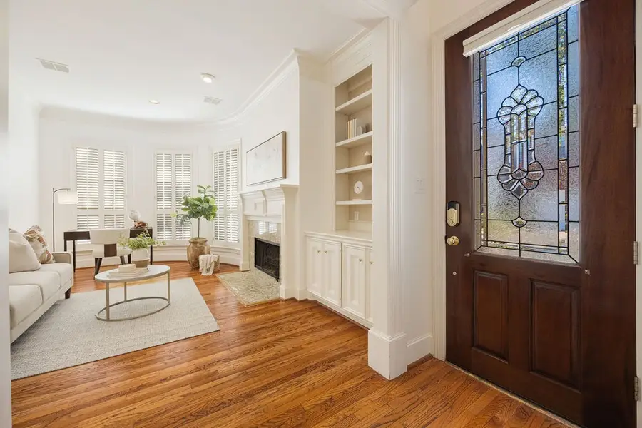 5826 Augusta Court, Houston, TX 77057 - Image #2