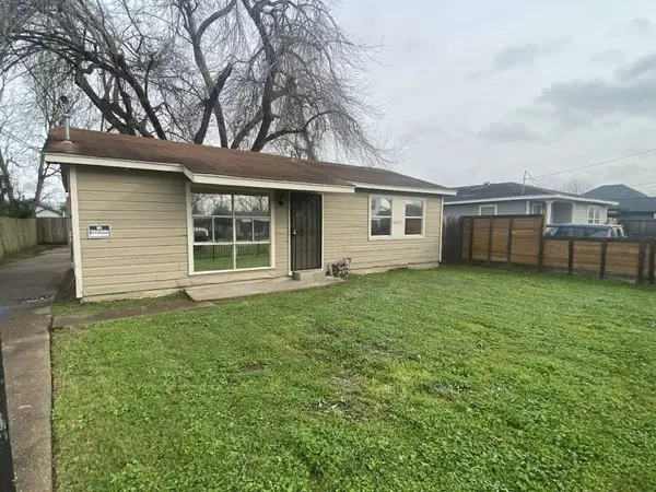 4637 Clover Street, Houston, TX 77051