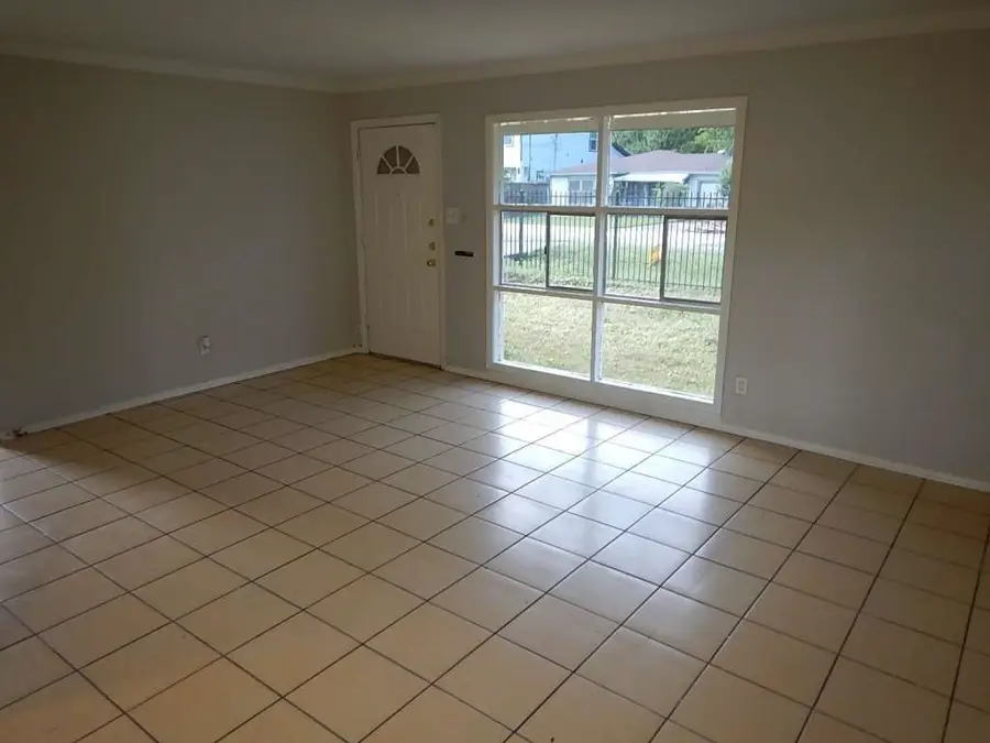 4637 Clover Street, Houston, TX 77051 - Image #2