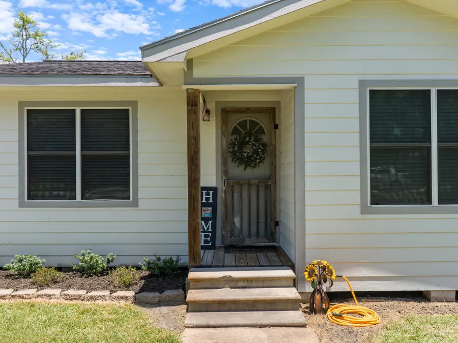444 Avenue C, Blessing, TX 77419 - #3
