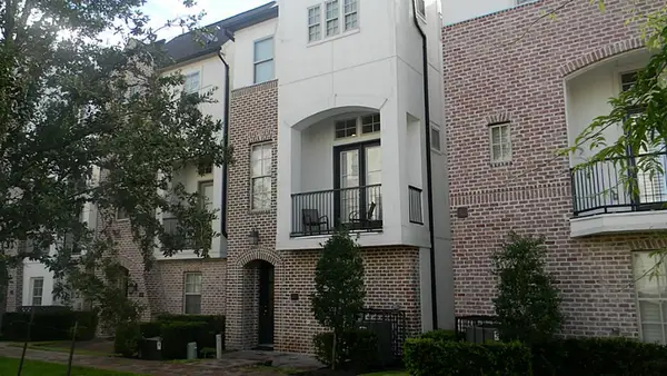 2021 Fannin Station, Houston, TX 77045
