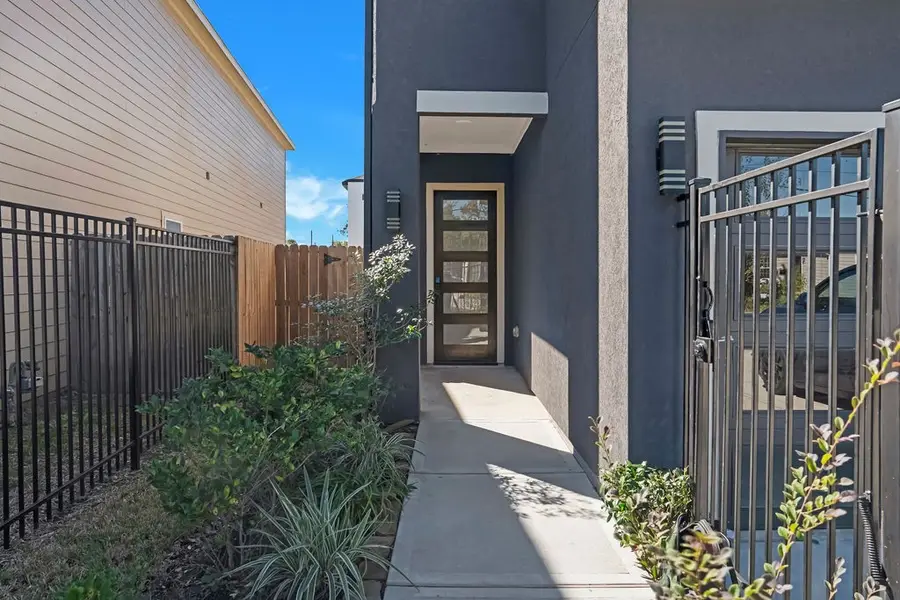 4614 Redbud Street, Houston, TX 77051 - Image #2