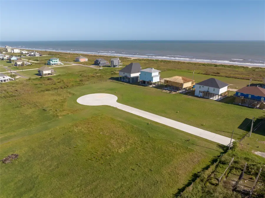 189 Ocean View Drive, Crystal Beach, TX 77650 - Image #2