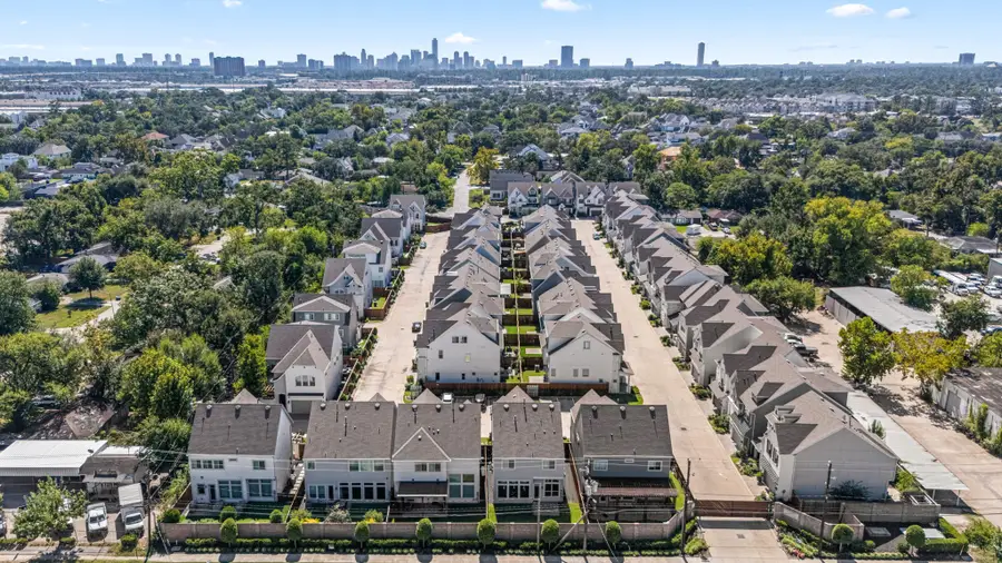 1724 Leilani Drive, Houston, TX 77055 - Image #2