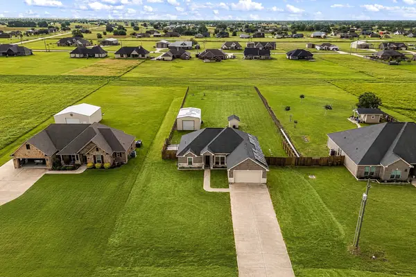 1131 Appaloosa Circle, Angleton, TX 77515