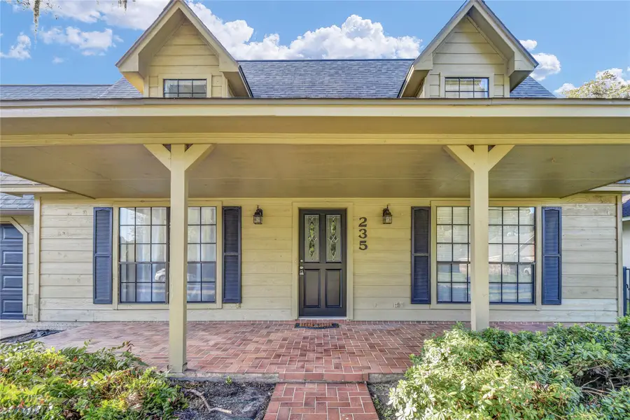 235 S Amherst Drive, West Columbia, TX 77486 - #3