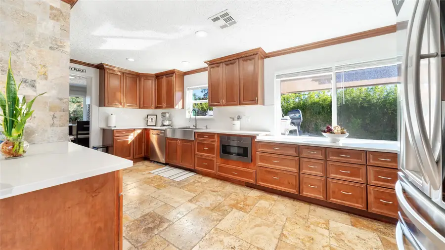 1107 Shorewood Drive, Taylor Lake Village, TX 77586 - Image #3