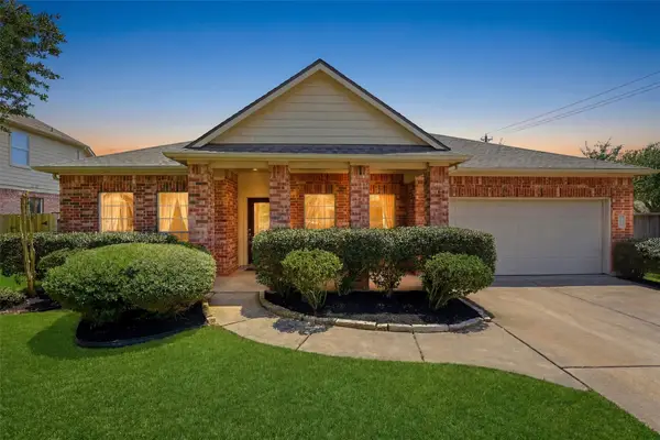 1760 Cypress Meadows Drive, Dickinson, TX 77539
