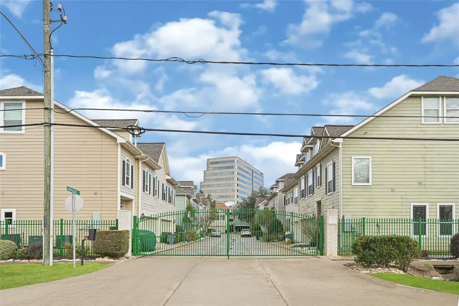 2602 Shady Acres Court, Houston, TX 77008 - Image #2