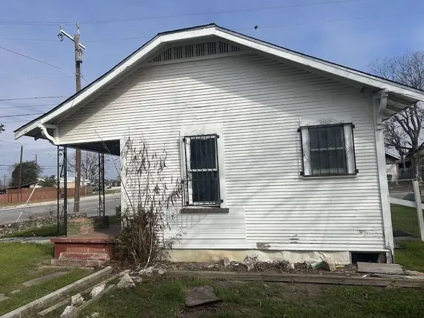 1718 N Walters, San Antonio, TX 78208