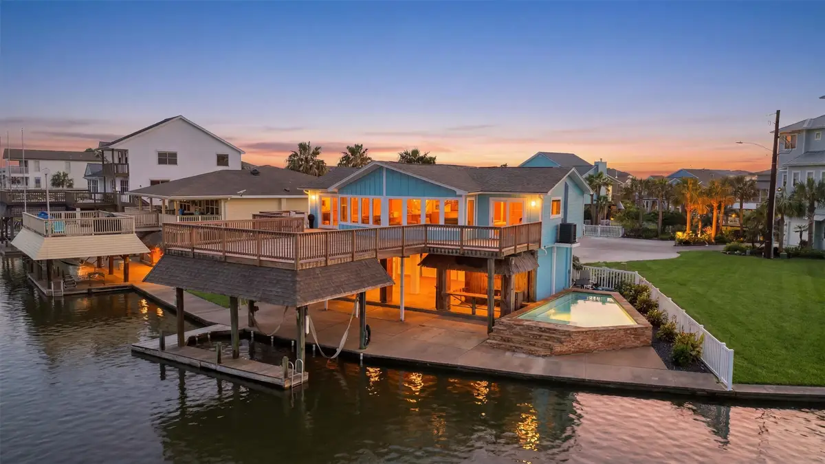 1326 Hawaii Drive, Tiki Island, TX 77554 - #1