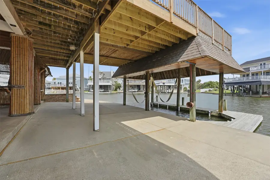 1326 Hawaii Drive, Tiki Island, TX 77554 - #2