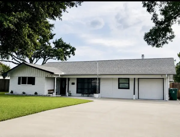 1619 Shadow Bend Drive, Houston, TX 77043