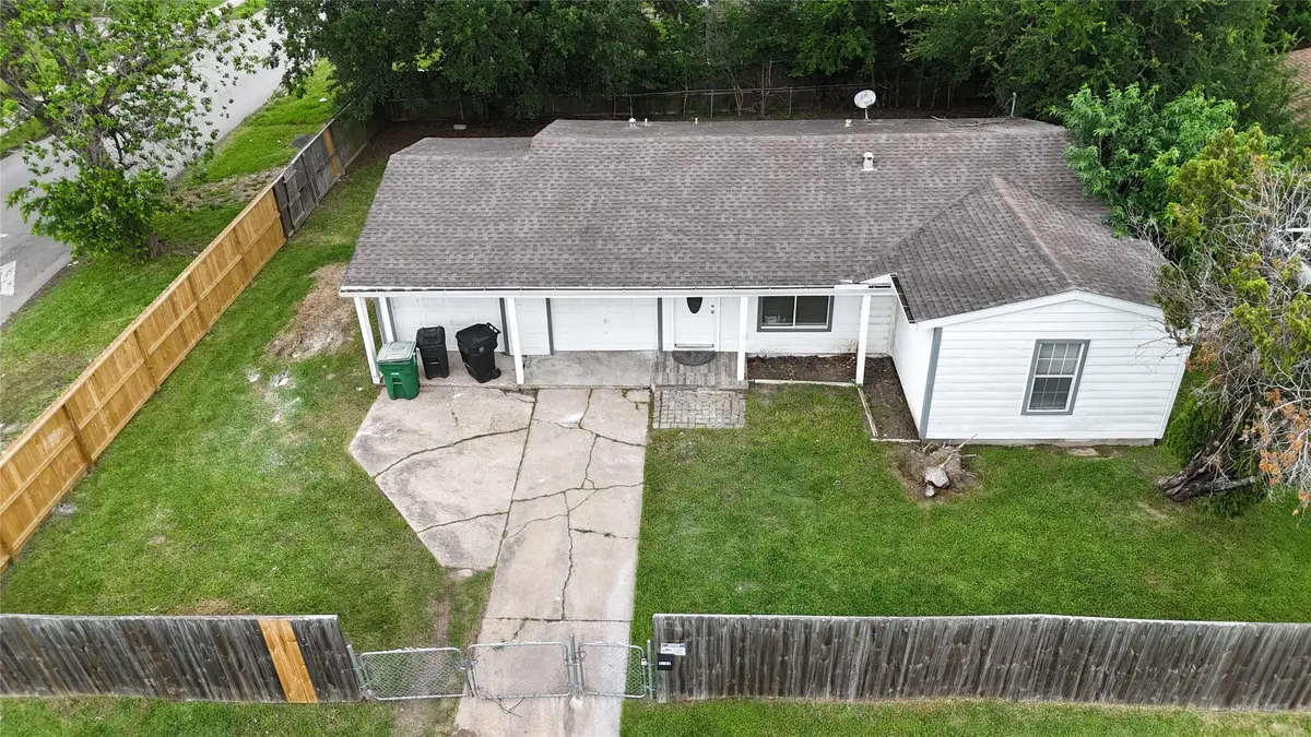 5103 Willow Glen Drive, Houston, TX 77033 - #1