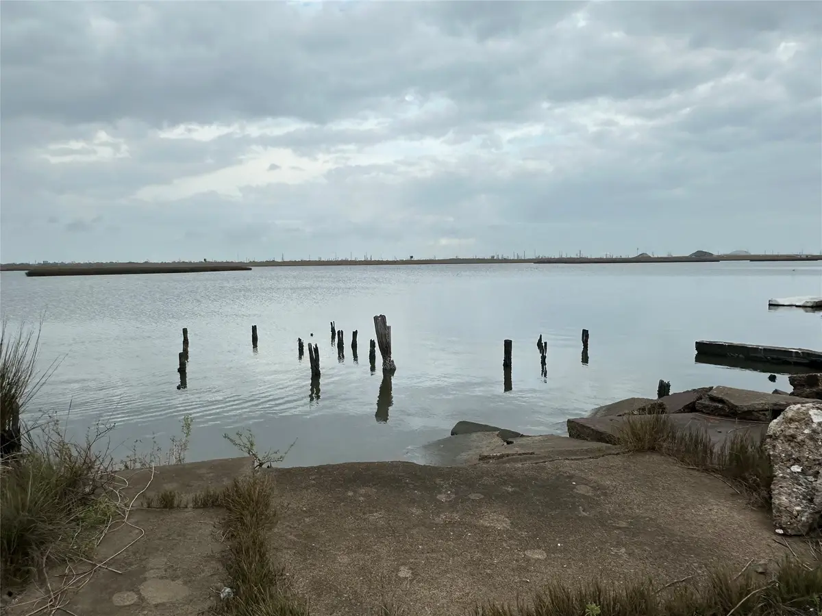 00 4512 Swan 1, Hitchcock, TX 77563 - Image #1