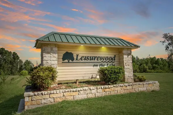 011 Oak Park Trail, Onalaska, TX 77360