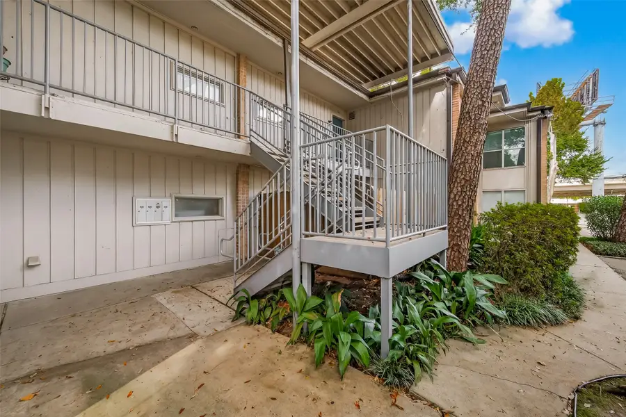8211 Katy Freeway #19, Houston, TX 77024 - #3