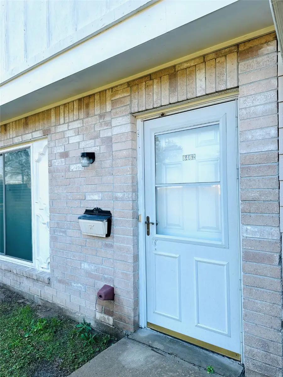 8462 Leawood Boulevard, Houston, TX 77072 - Image #2