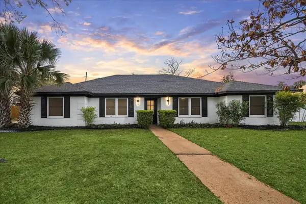 210 Weeping Oak Lane, Spring, TX 77388