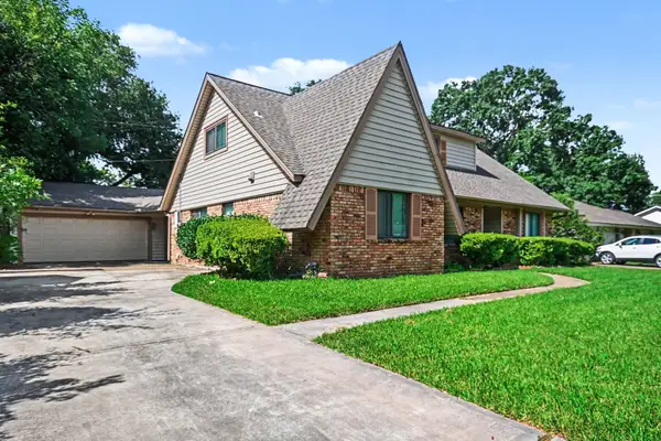 5113 Cottonwood Circle, Dickinson, TX 77539