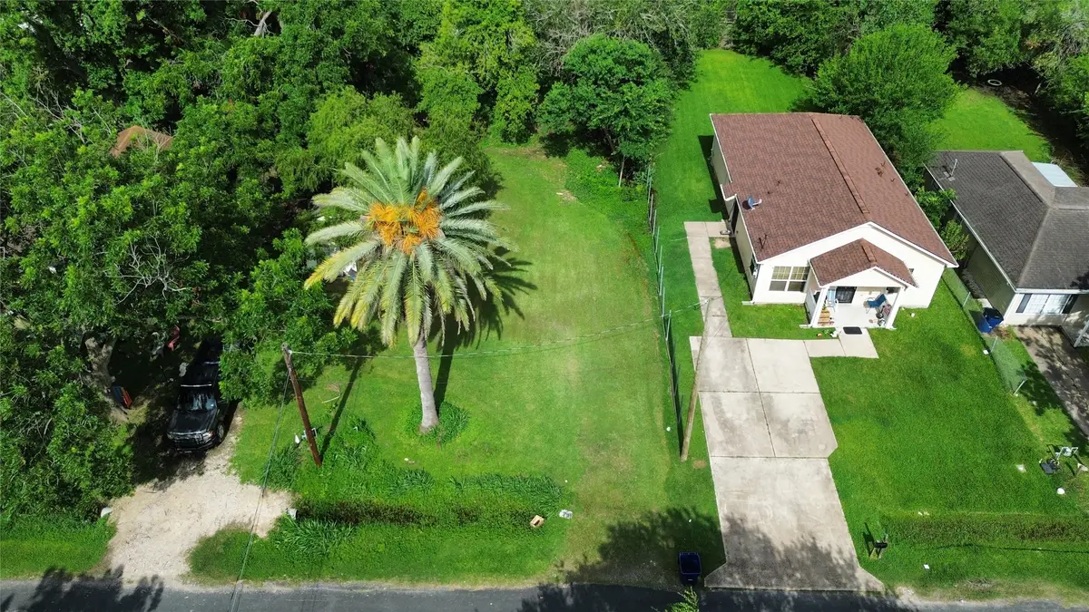 118 28th Street N, Texas City, TX 77590 - #1