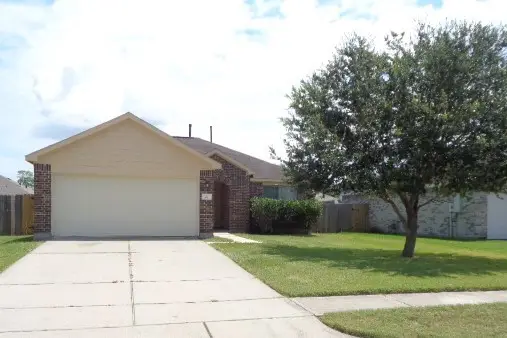 26 W Red Oak Lane, Texas City, TX 77591 - Image #1
