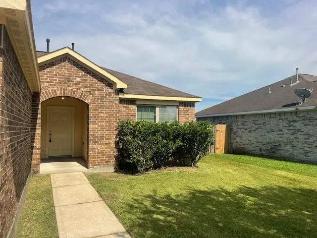 26 W Red Oak Lane, Texas City, TX 77591 - Image #2