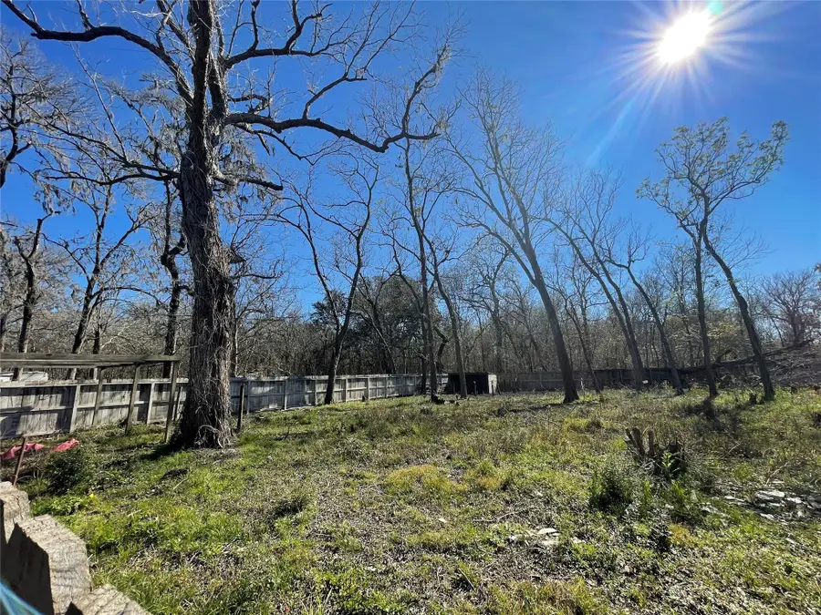 205 Sitka Drive, Angleton, TX 77515 - Image #2