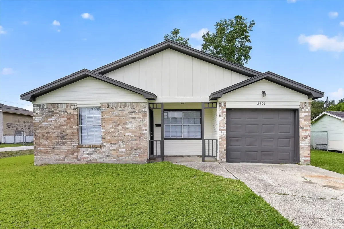 2301 7th Avenue N, Texas City, TX 77590 - #1