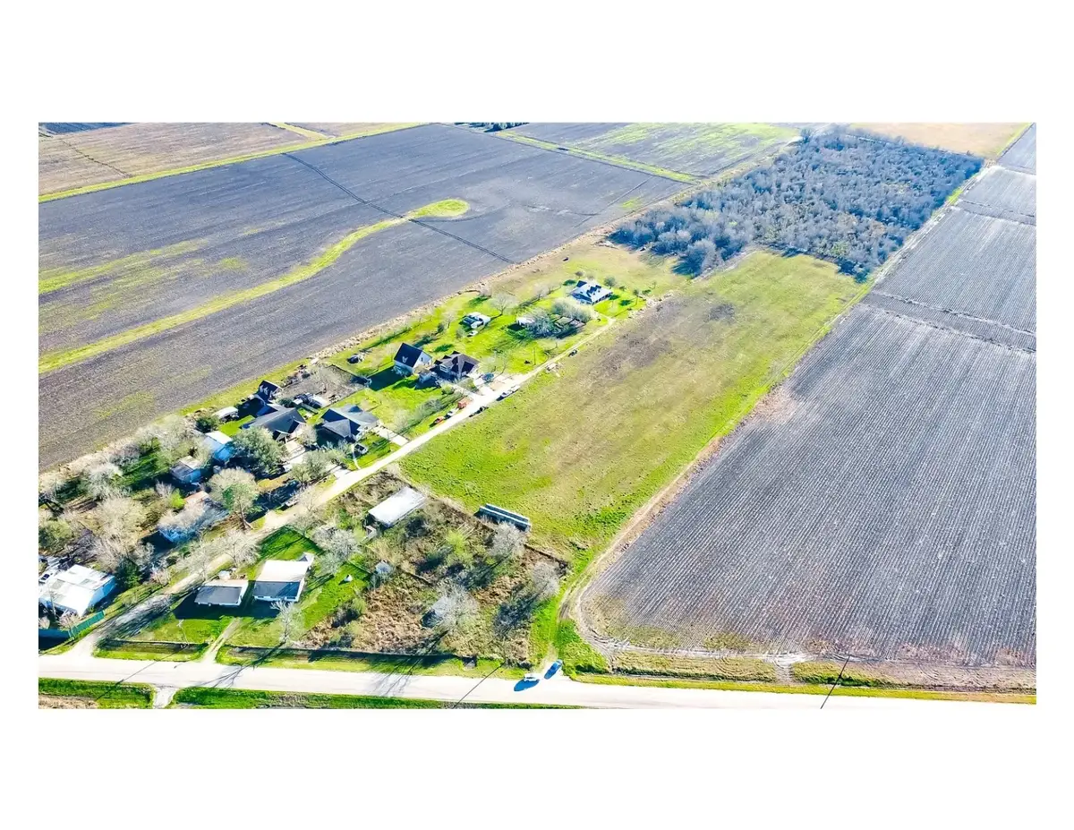 514 Darst Road, Beasley, TX 77417 - Image #1