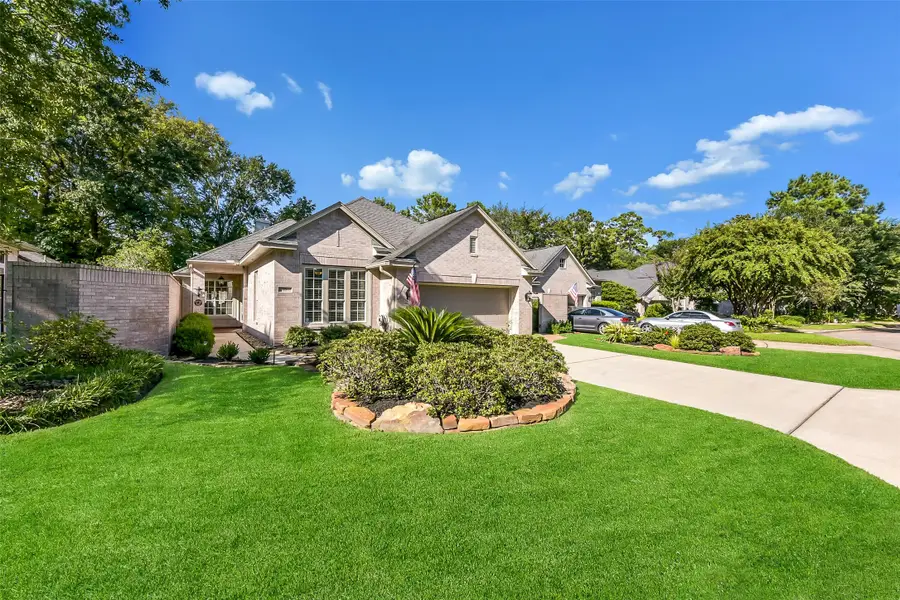 22 E Sienna Place, The Woodlands, TX 77382 - Image #2