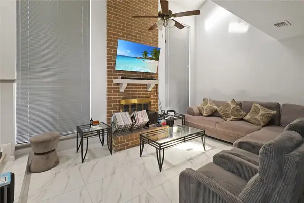 13798 Hollowgreen Drive #305, Houston, TX 77082