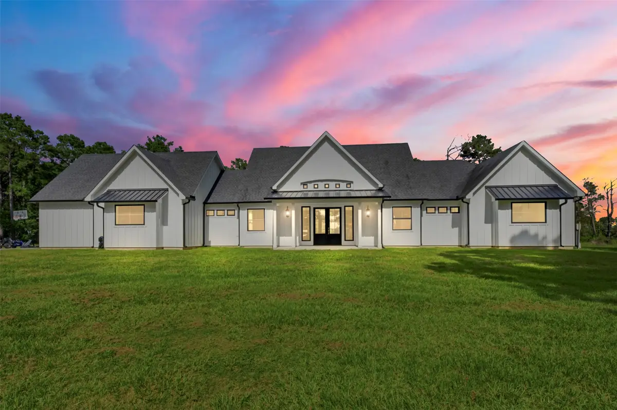 155 Oetken E, Anahuac, TX 77514 - #1