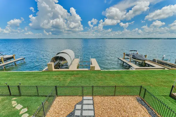 4 Regency Point, Montgomery, TX 77356