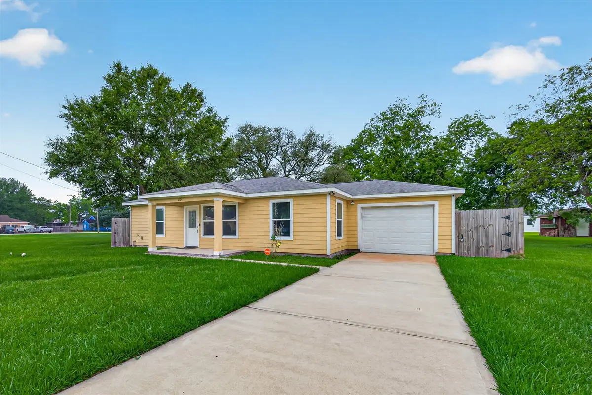 1708 AND 1702 Sycamore Avenue, Bay City, TX 77414 - #1
