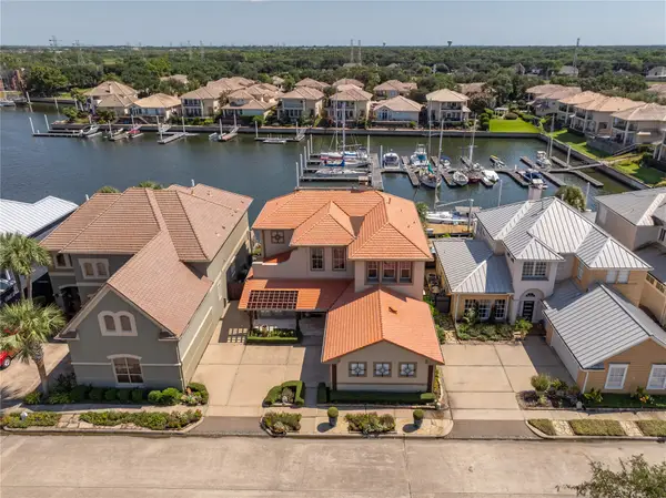 529 Southport Lane, Kemah, TX 77565