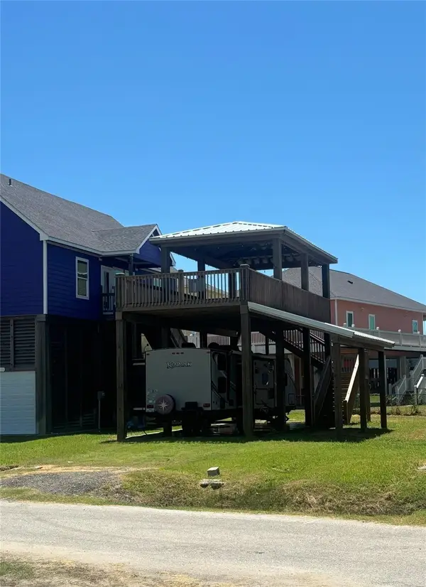 1832 Croaker Lane, Crystal Beach, TX 77650