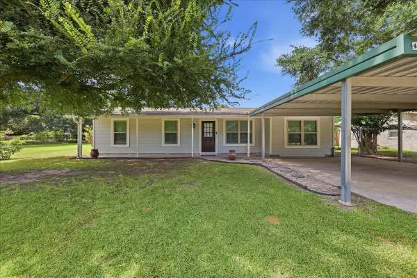 407 Cypress Avenue, Winnie, TX 77665