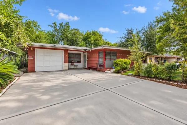 6051 Willow Glen Drive, Houston, TX 77033