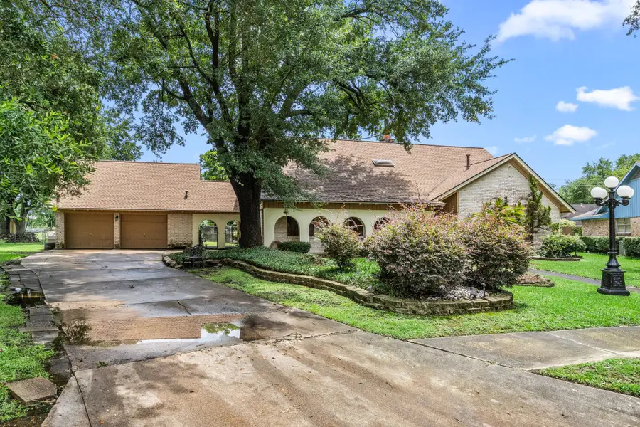 2210 S Memorial Court, Pasadena, TX 77502 - #3