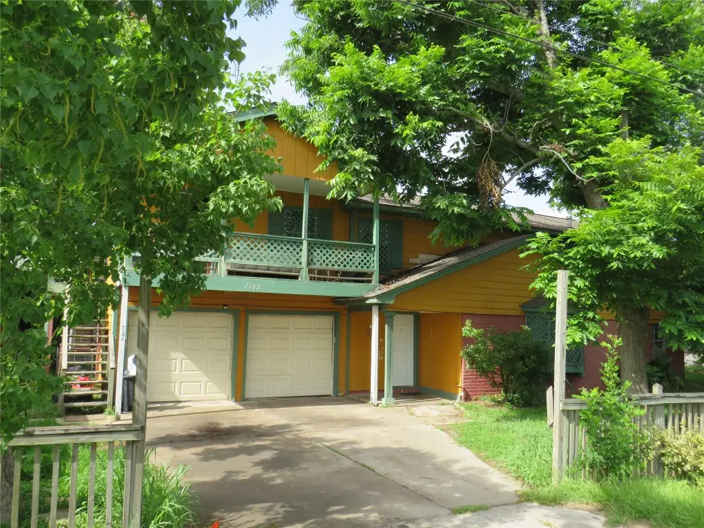 7102 N Highway 6, Hitchcock, TX 77563 - #1