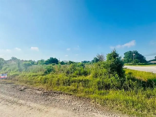 9015 Oak Vista Dr, Orange, TX 77630 - #2