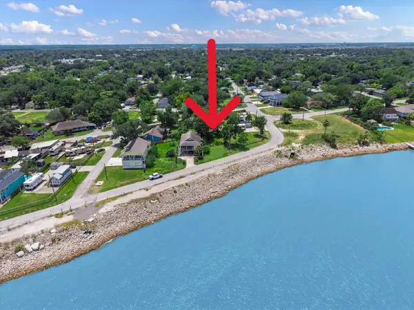 4306 Boulevard Street, Bacliff, TX 77518