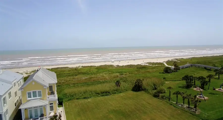 810 Ramsar Road, Galveston, TX 77550 - Image #2