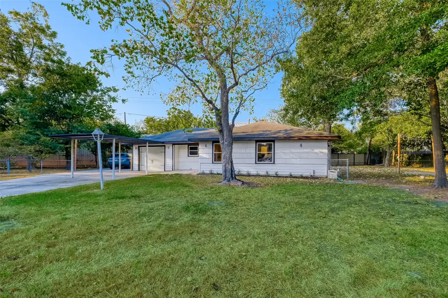 4 Carlota Court, Houston, TX 77074 - Image #2